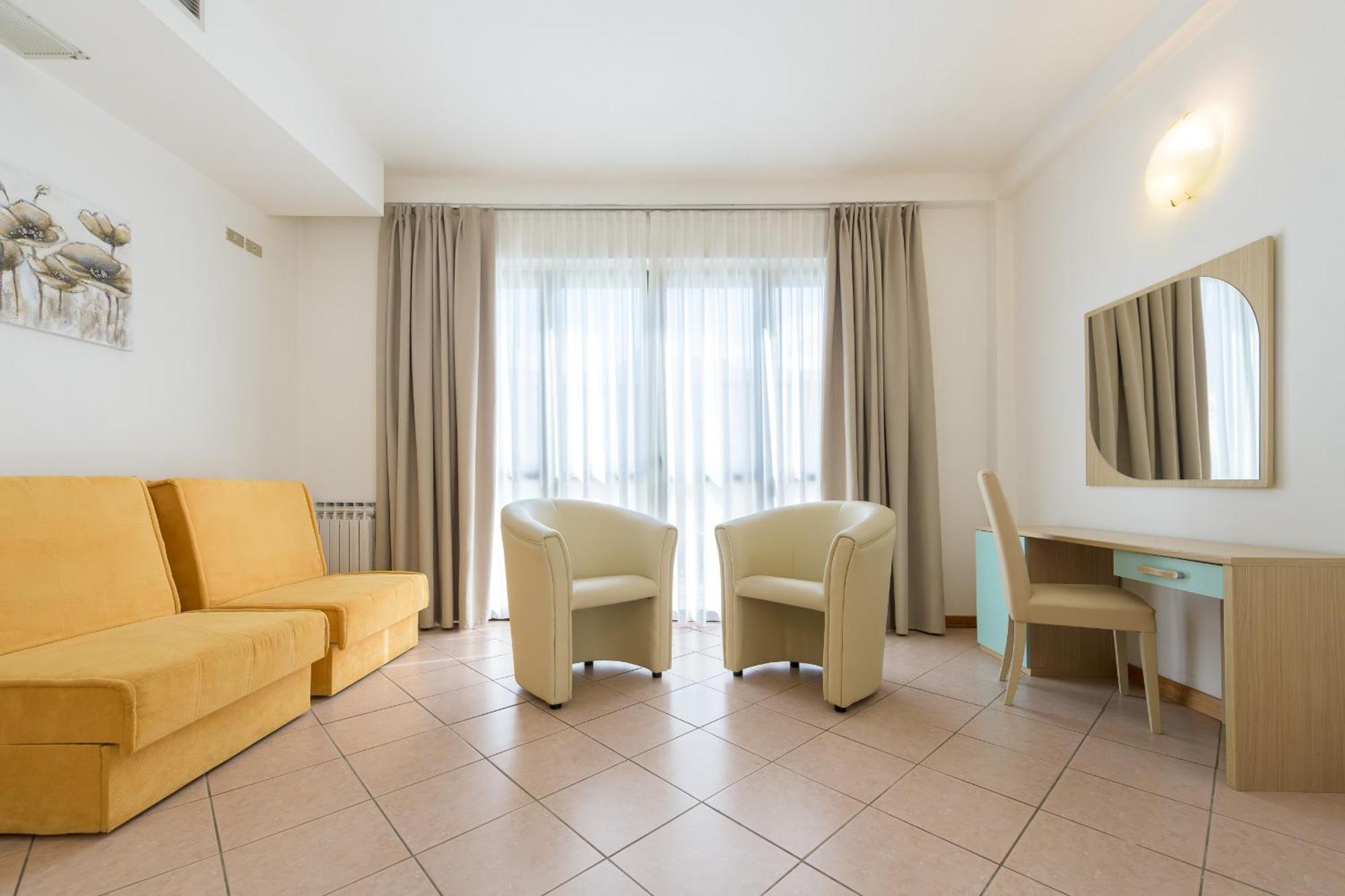 Hotel Garda Bellevue Limone sul Garda Quarto foto