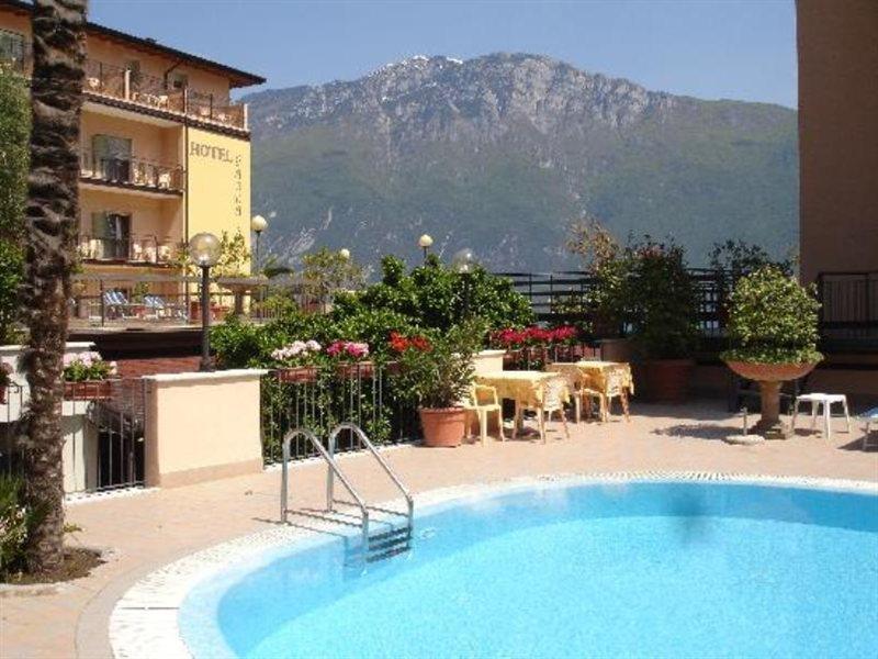 Hotel Garda Bellevue Limone sul Garda Exterior foto