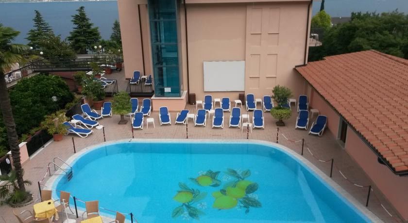 Hotel Garda Bellevue Limone sul Garda Exterior foto